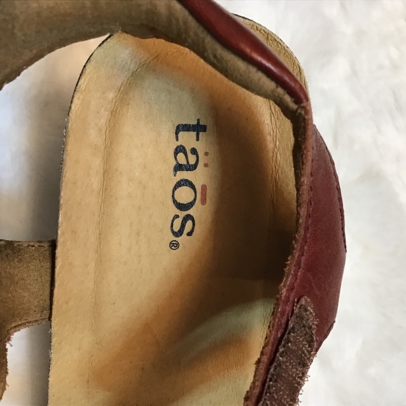 Taos Flower Heeled Sandal - Picture 10 of 11